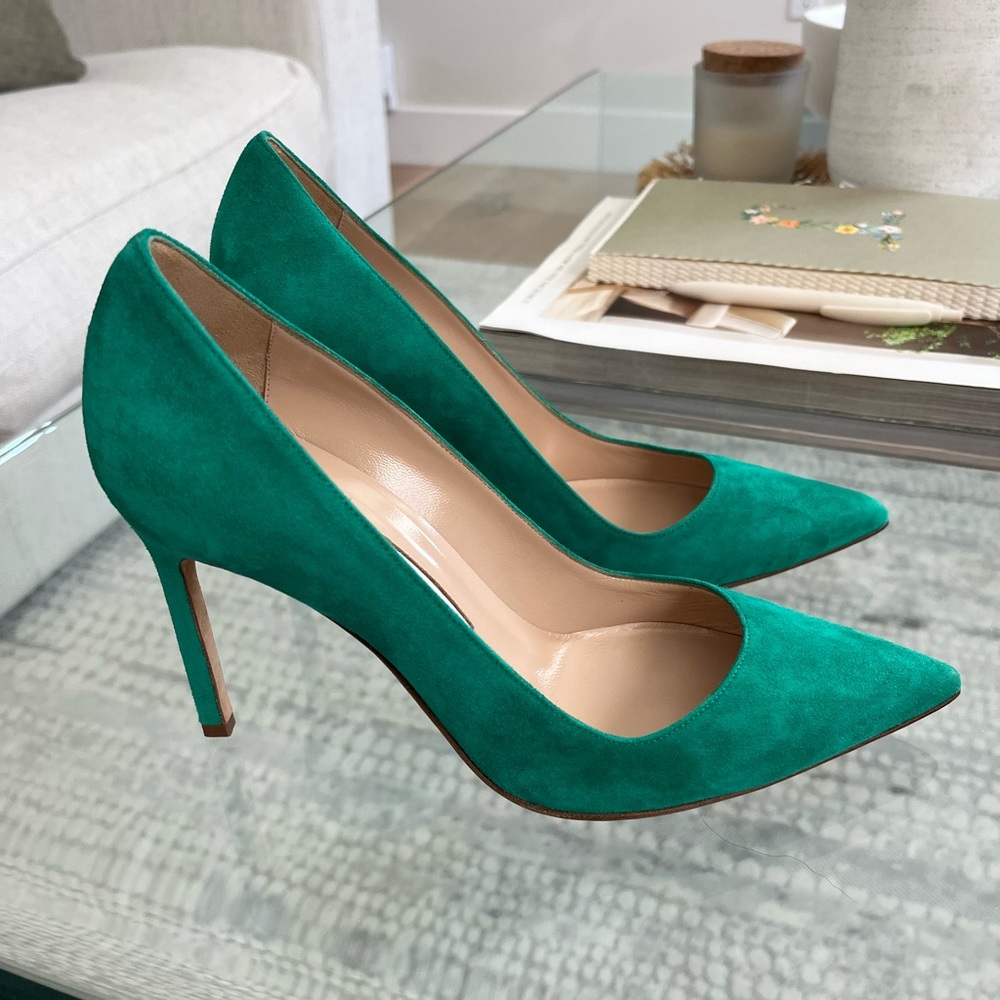 Manolo Blahnik BB Suede Green Pumps - Picture 2 of 6
